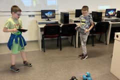 Dash i Cue na robotyce