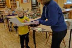 Nowi czytelnicy w bibliotece
