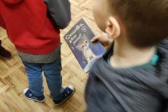 Nowi czytelnicy w bibliotece