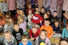 Prezent pod choinką w świetlicy