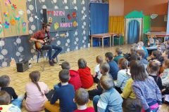 Spotkanie z Panem Maćkiem gitarzystą