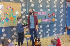 Spotkanie z Panem Maćkiem gitarzystą