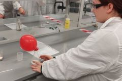 Zajecia laboratoryjne na Wydziale Chemii